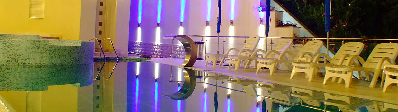 Hotel Meridian - Swimming Pool